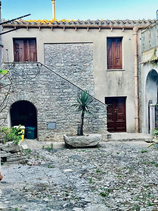 Cortile Padre Vincenzo Διαμέρισμα Erice Εξωτερικό φωτογραφία